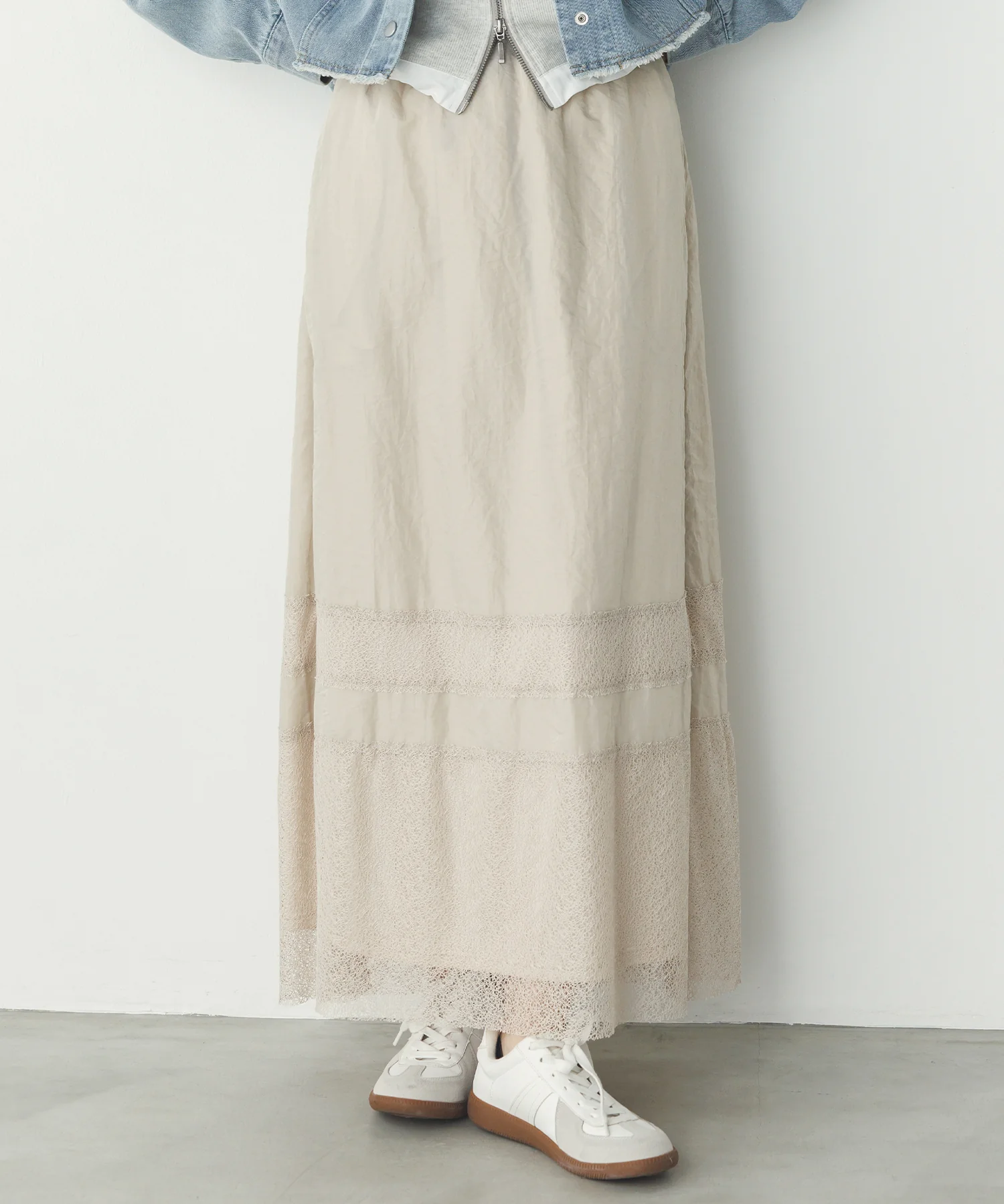 サテン 裾切替ナロースカート