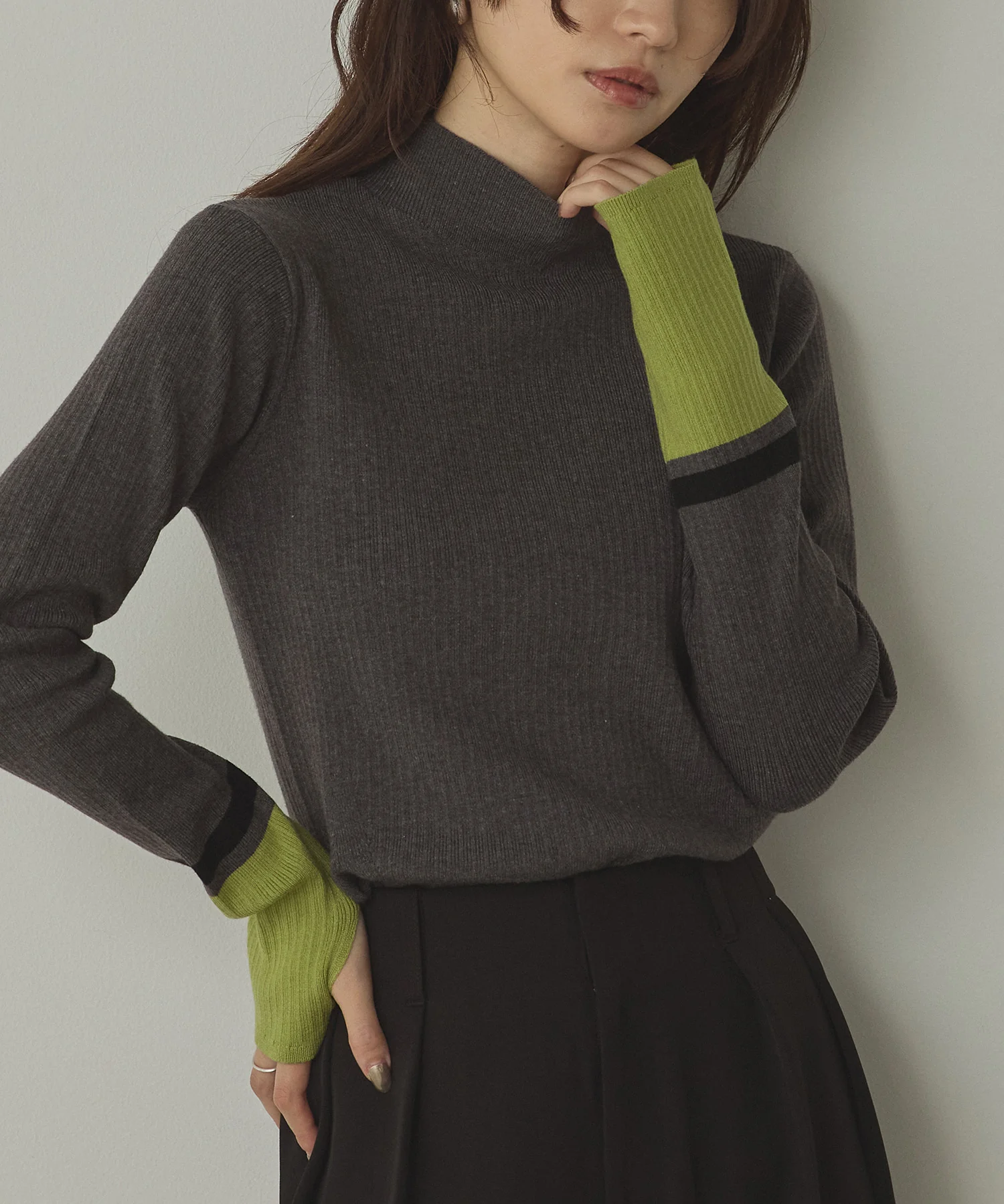 【静電気防止】やわもちヤーン 袖配色 ハイネックリブニット