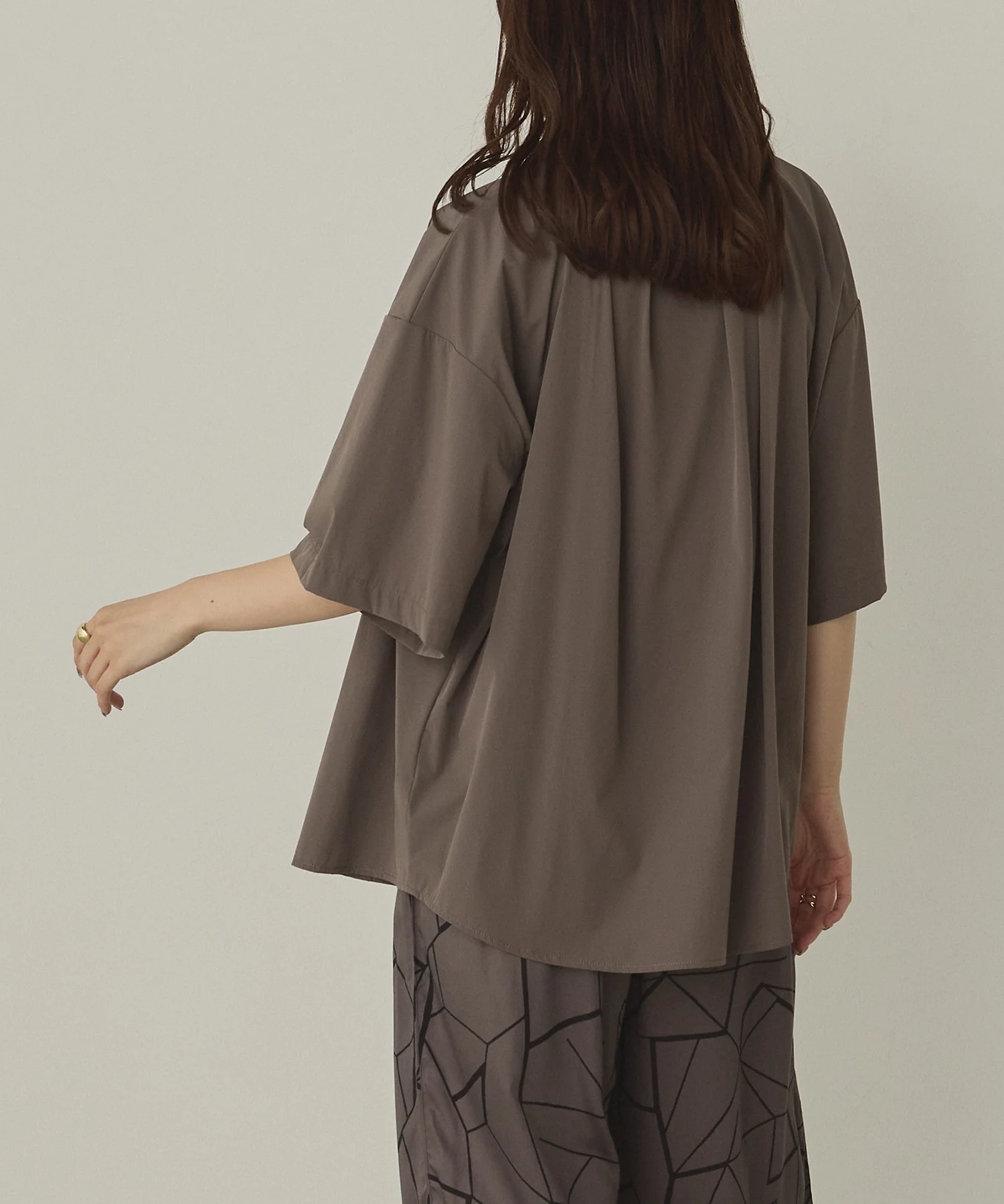 【新色追加】【接触冷感】 バックタックシャツ