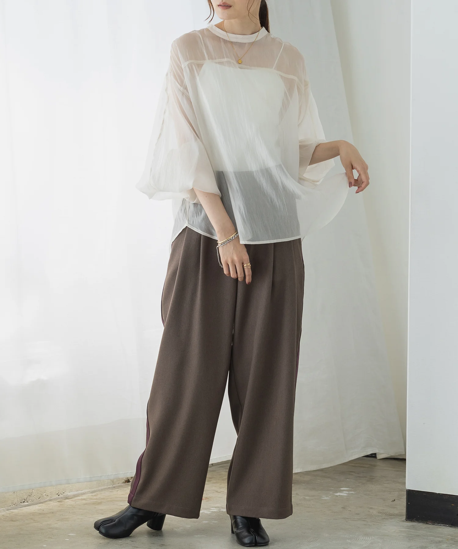 ボリュームスリーブ シアーブラウス