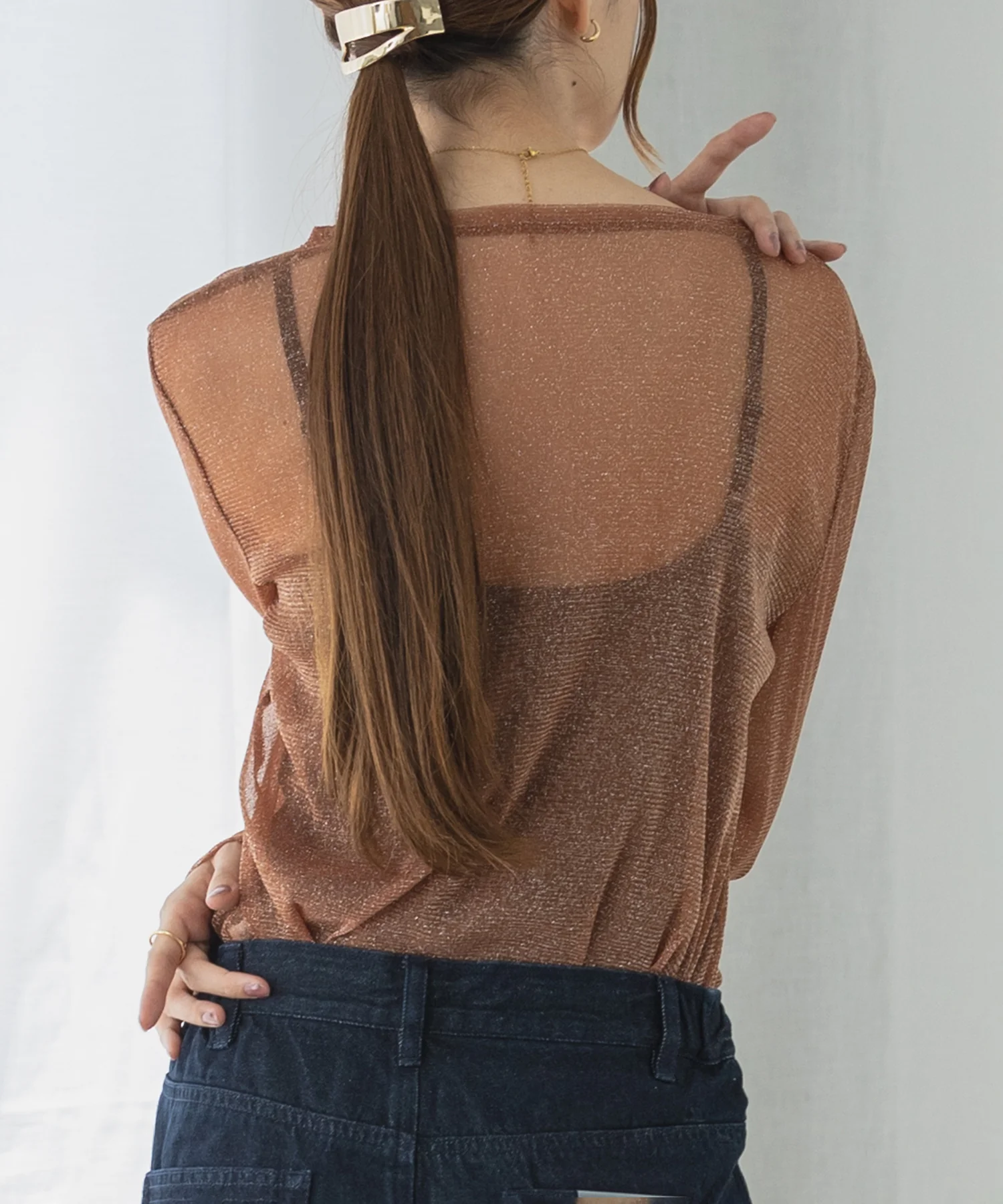 ラメシアークルーネックトップス