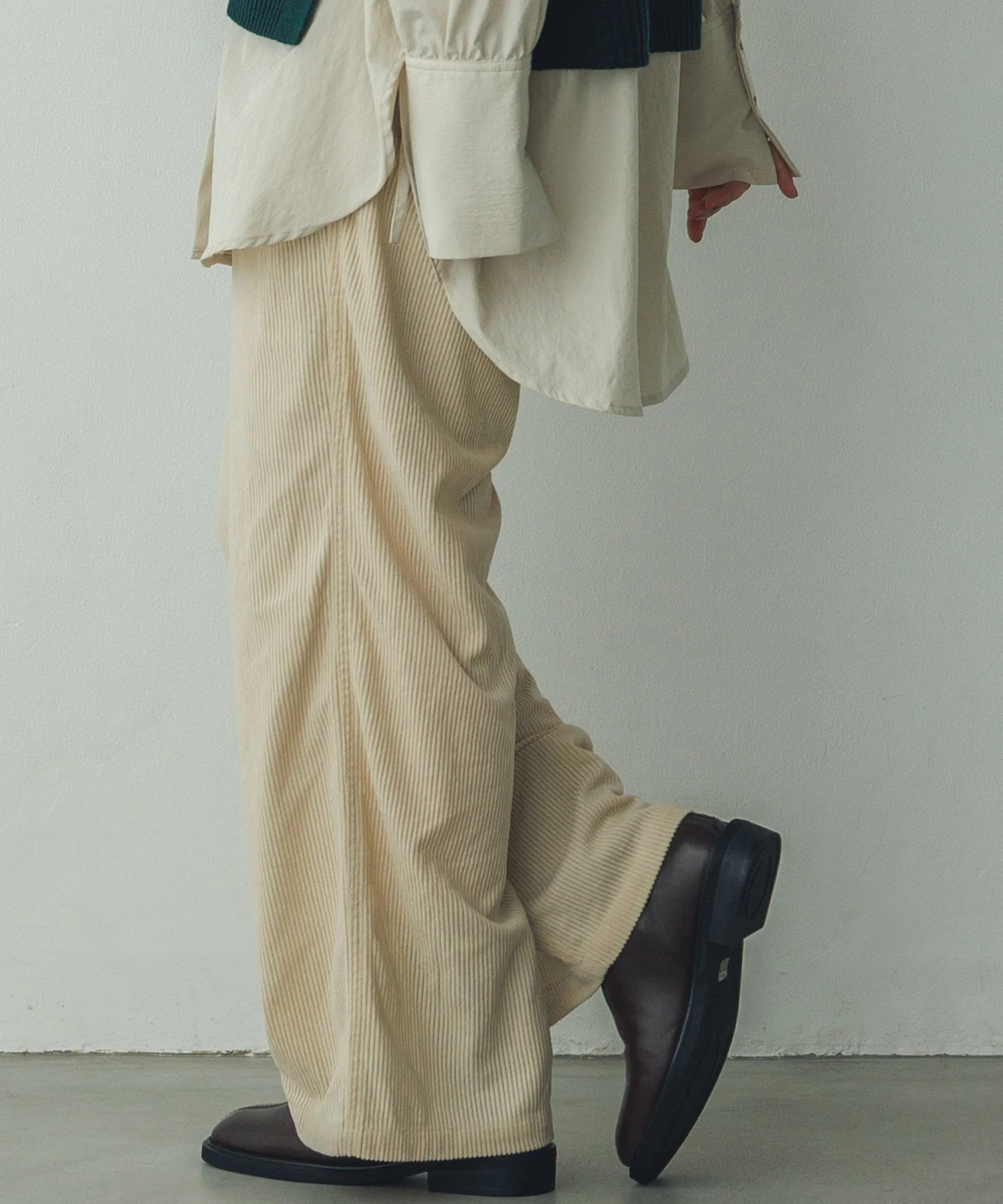 コーデュロイ ワイドストレートパンツ