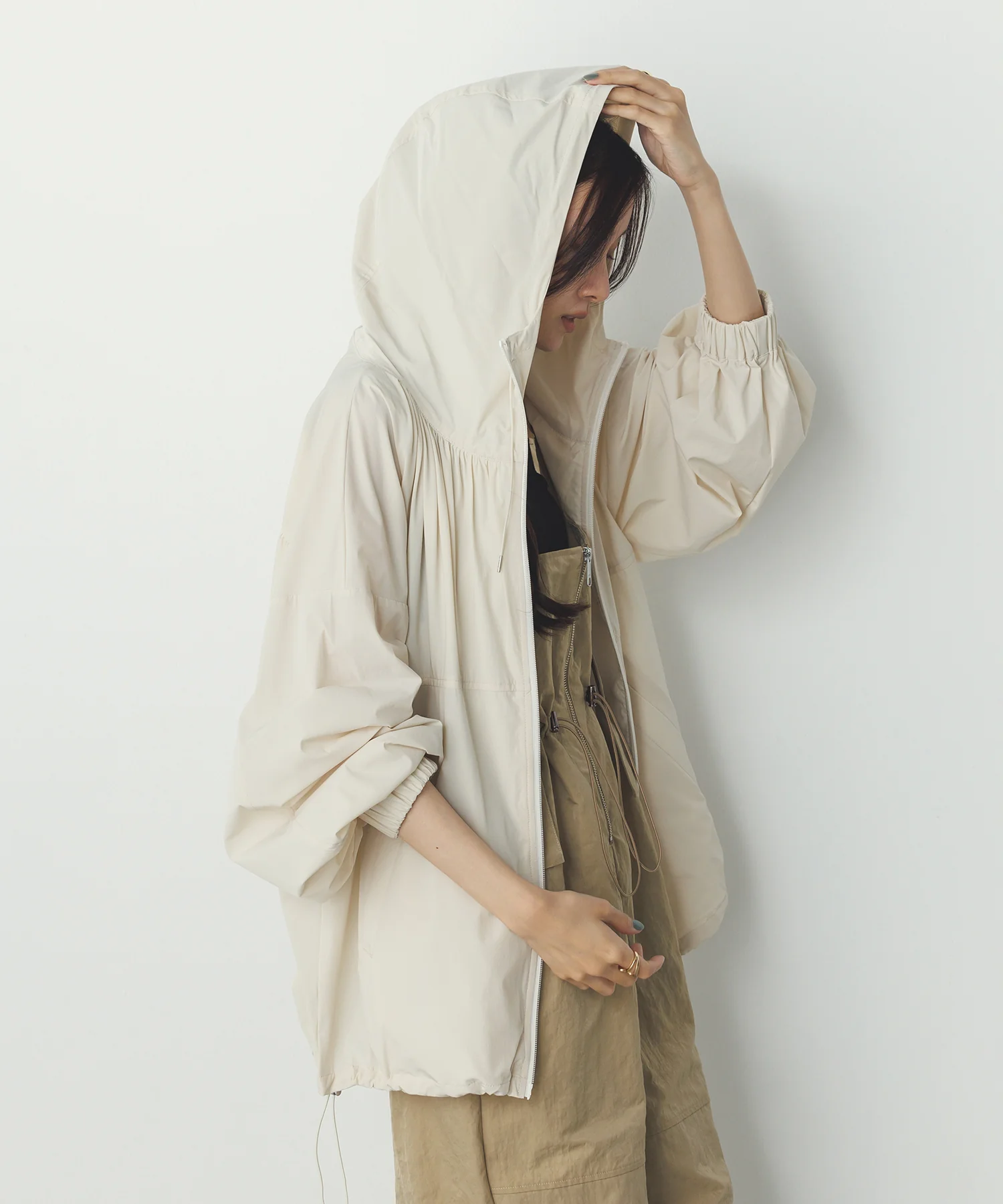 【接触冷感】フード付 ギャザーブルゾン