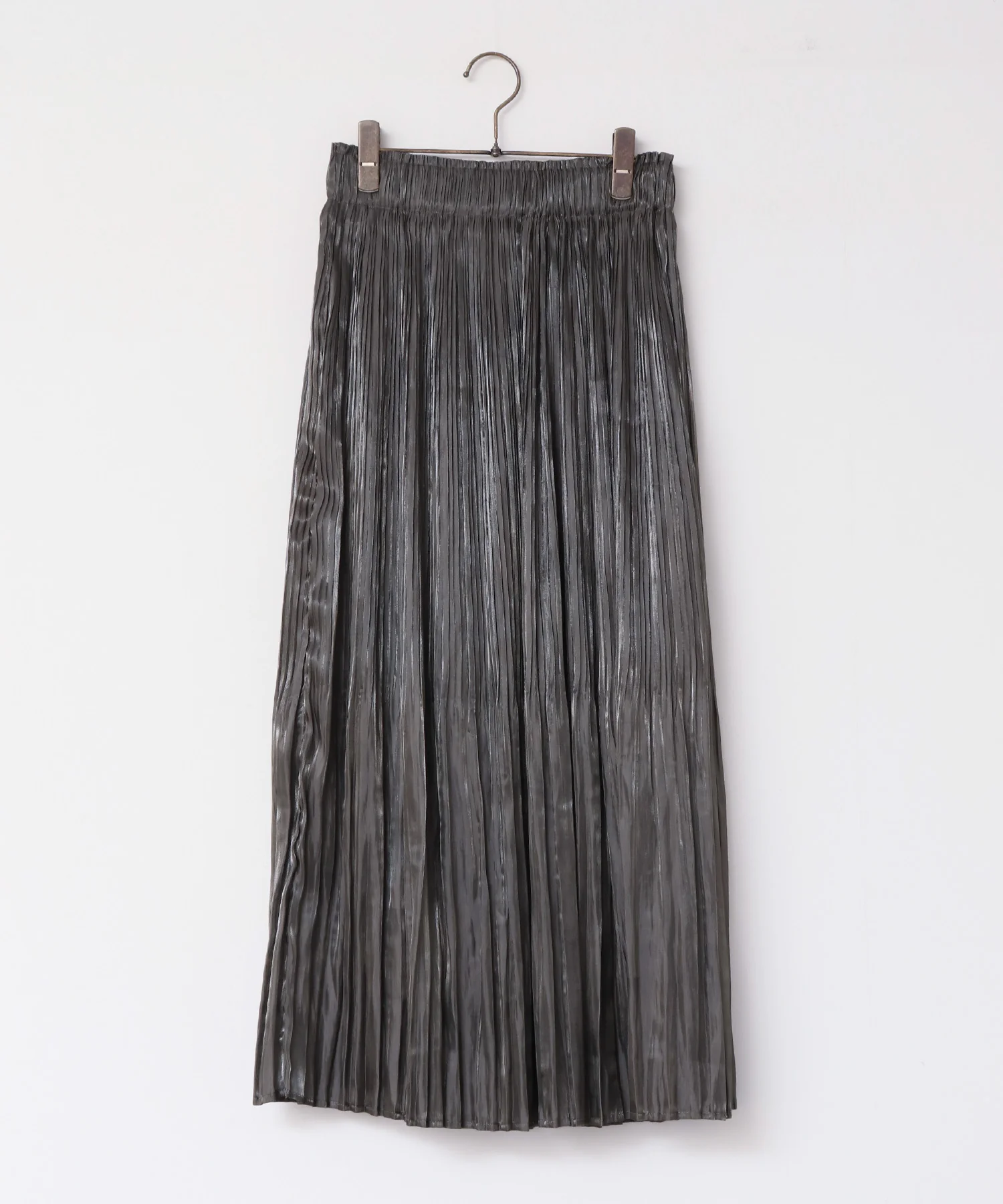 サテンランダムプリーツスカート