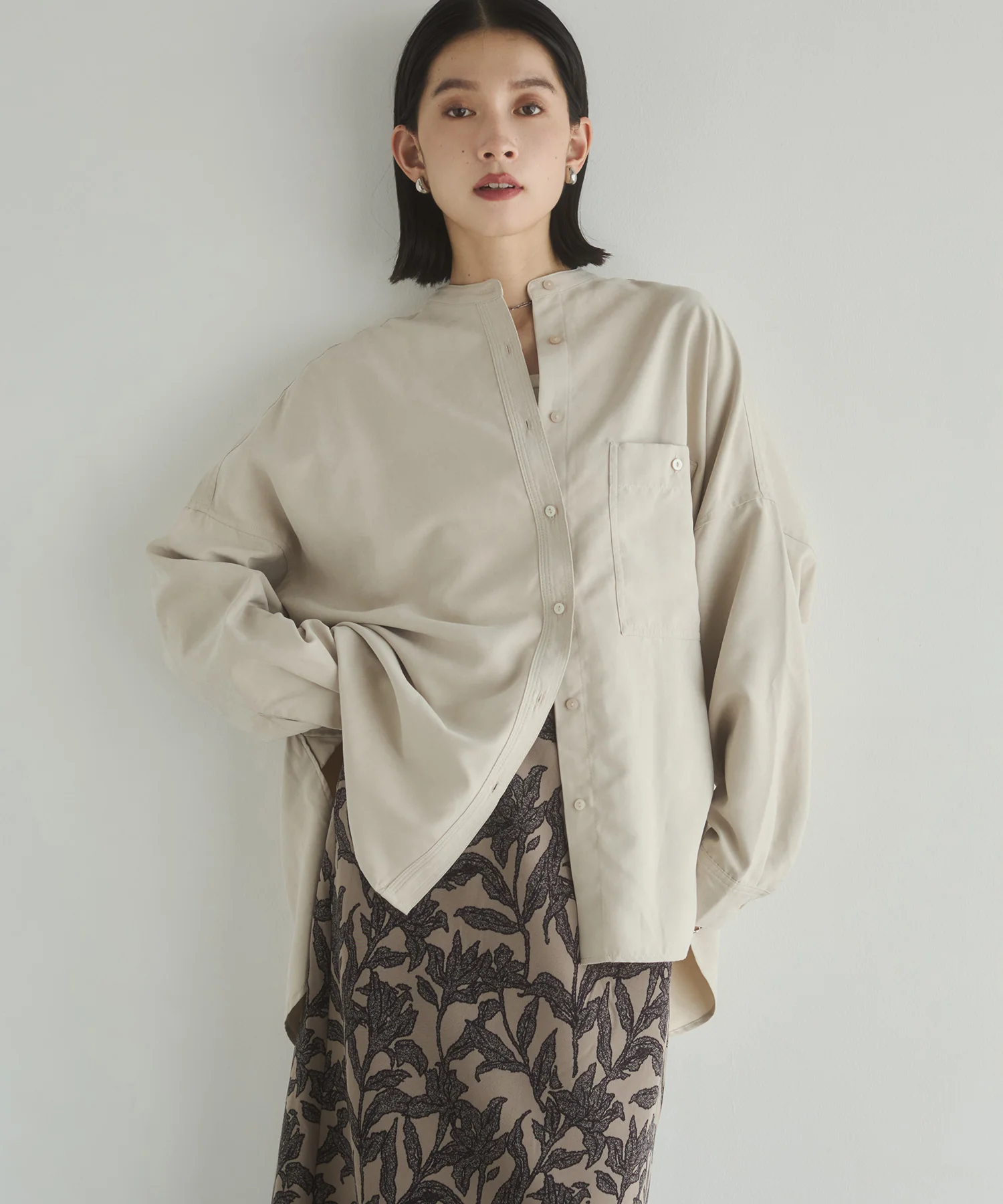 【WEB限定/別注】スウェードライク バンドカラーオーバーサイズシャツ