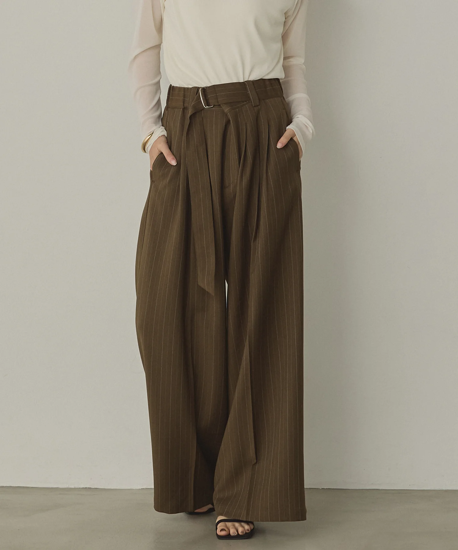 ツイルストライプ タックワイドパンツ