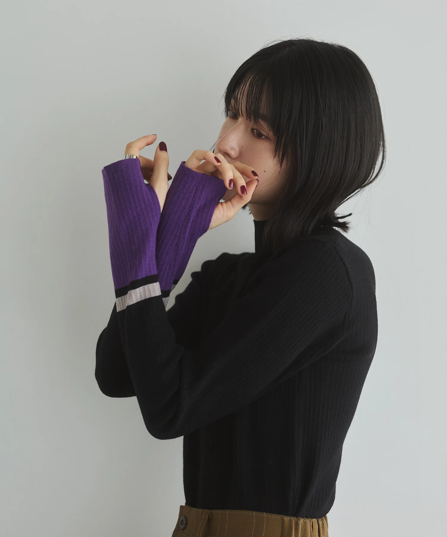 【静電気防止】やわもちヤーン 袖配色 ハイネックリブニット