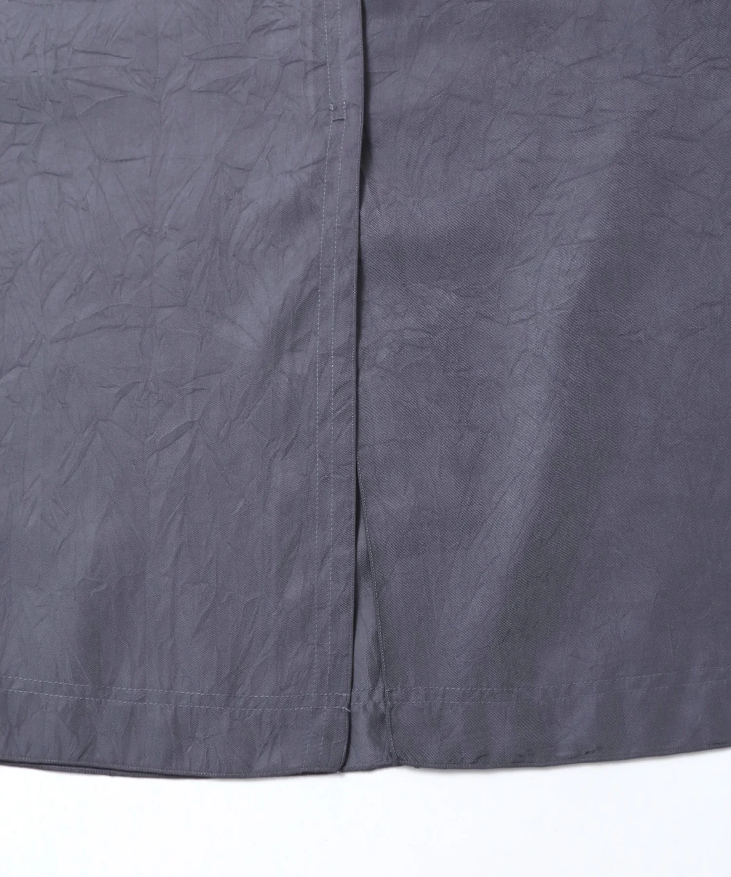 サテン セミフレアスカート