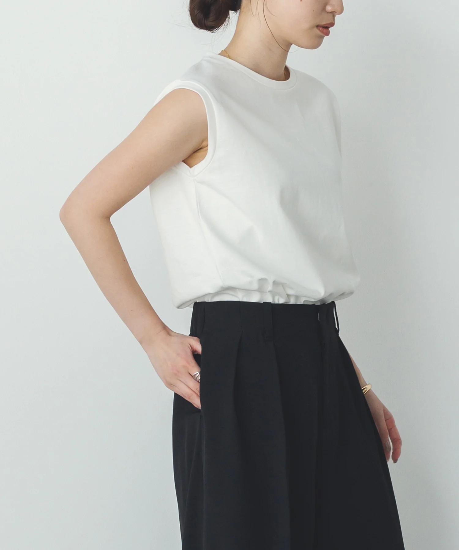 【新色追加】ベーシックノースリーブトップス