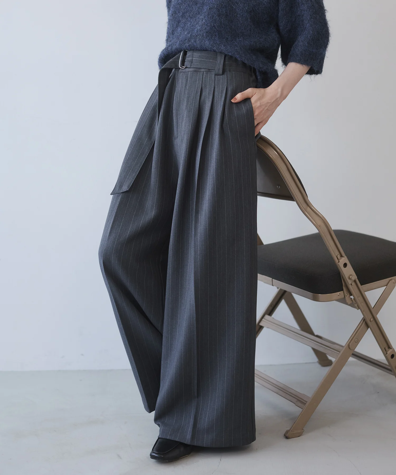 ツイルストライプ タックワイドパンツ