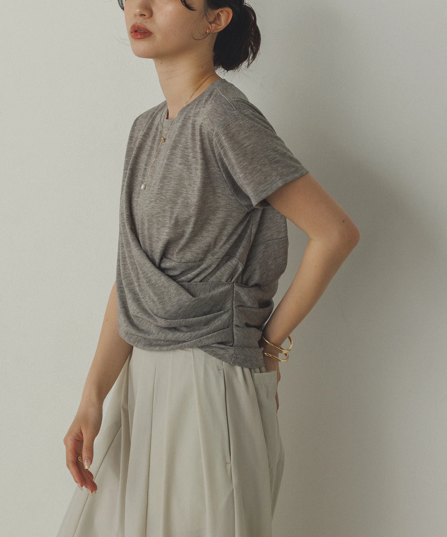 ドレープ デザイントップス