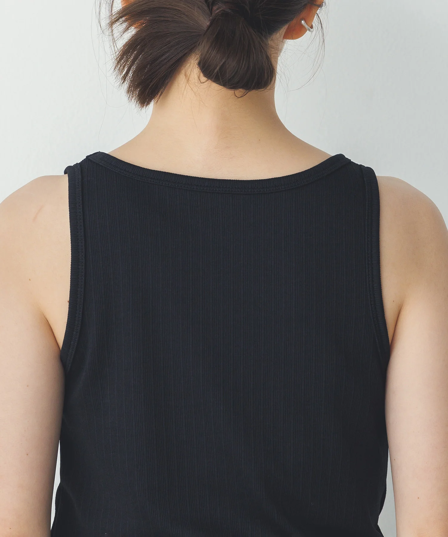 ロゴ刺繍 リブタンクトップ
