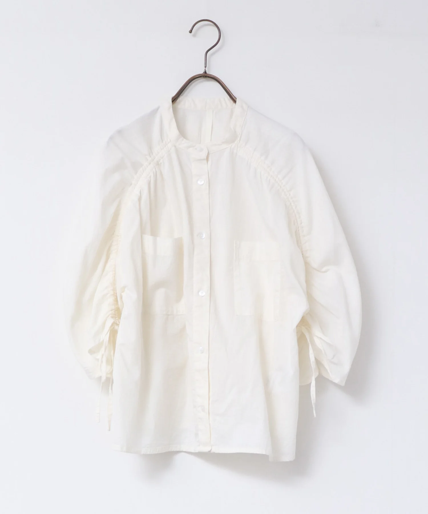 ギャザーシャツ