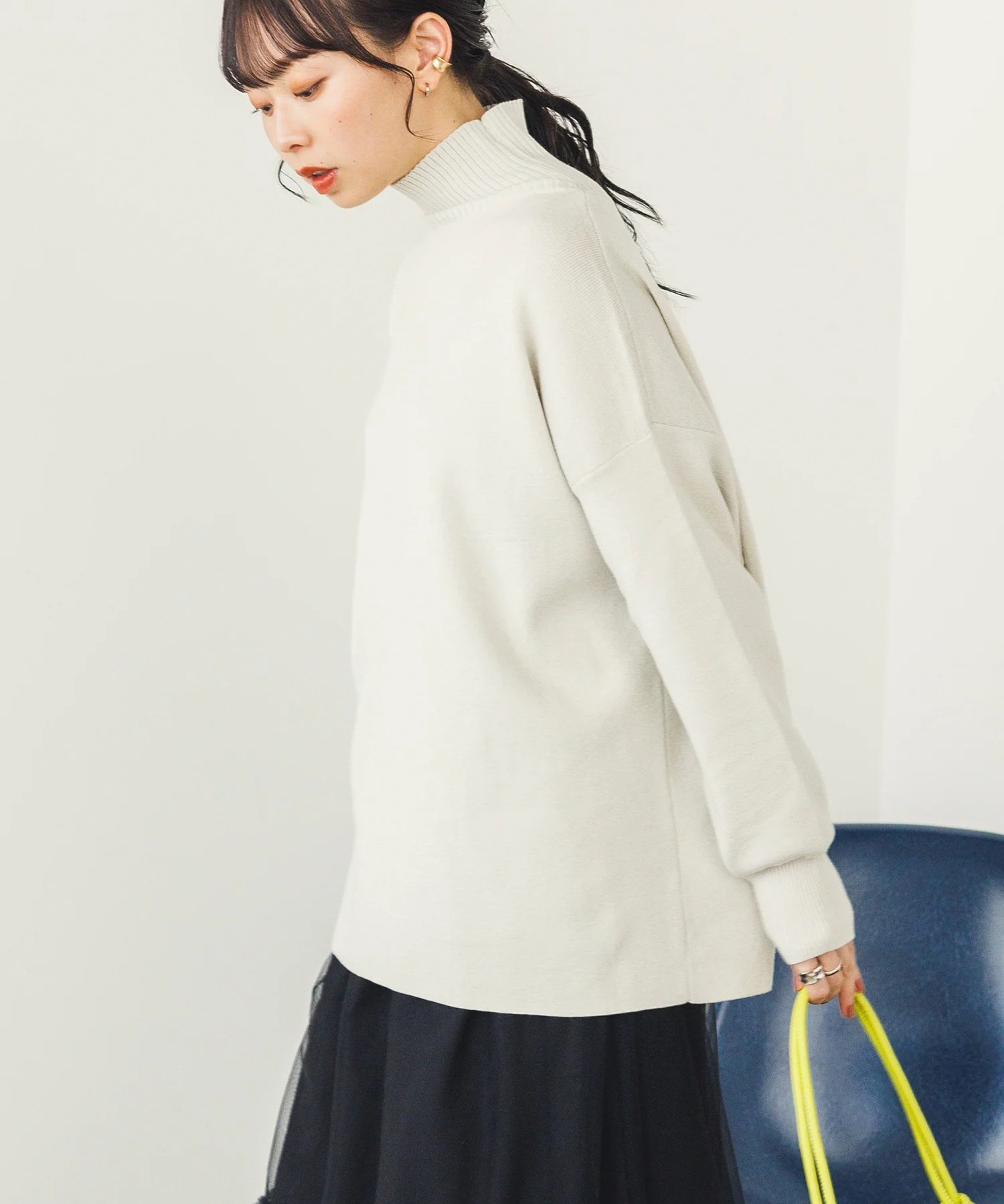 【静電気防止】やわもちヤーン バックスリットハイネックニット