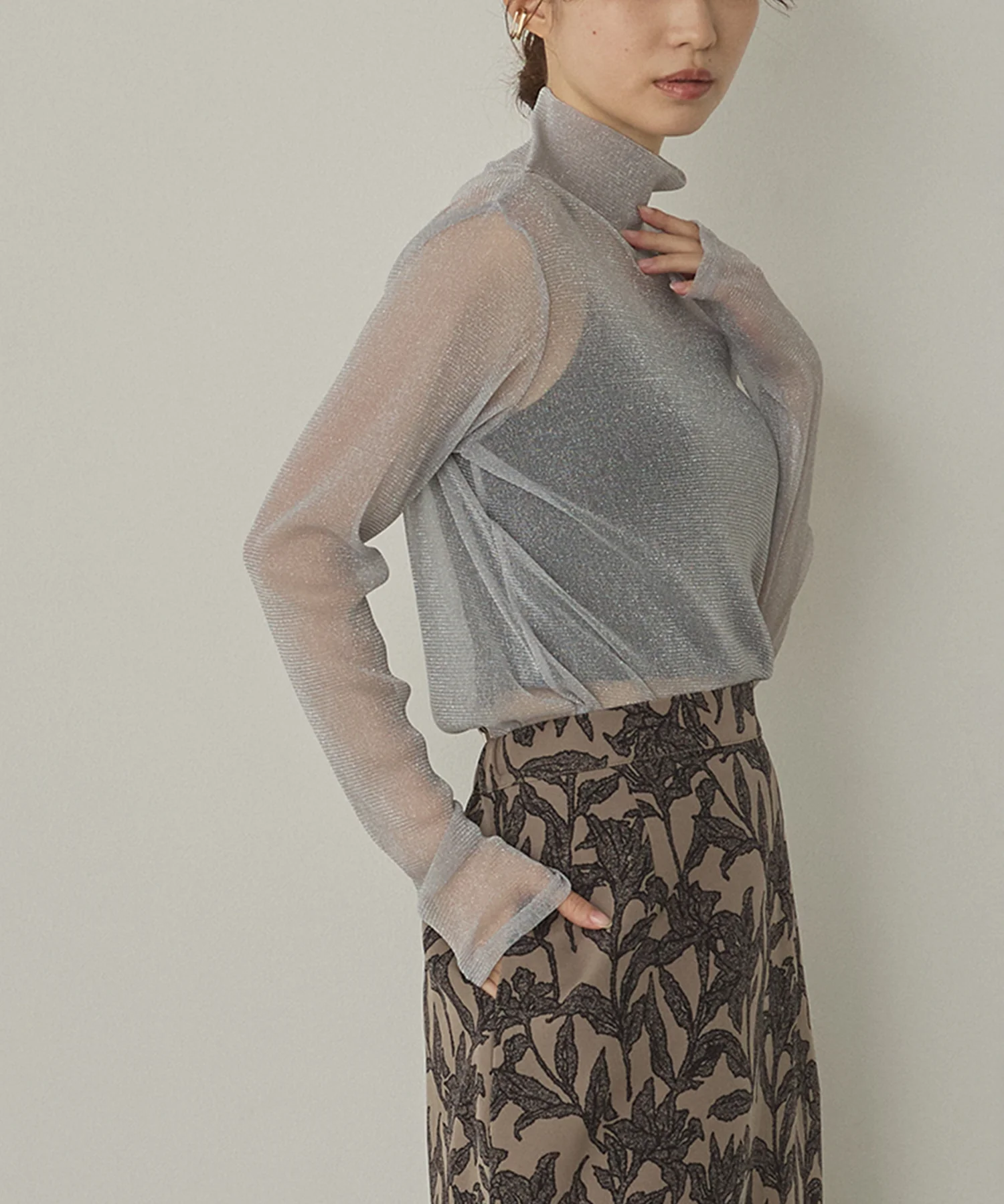 【新色追加】ラメシアー ハイネックトップス