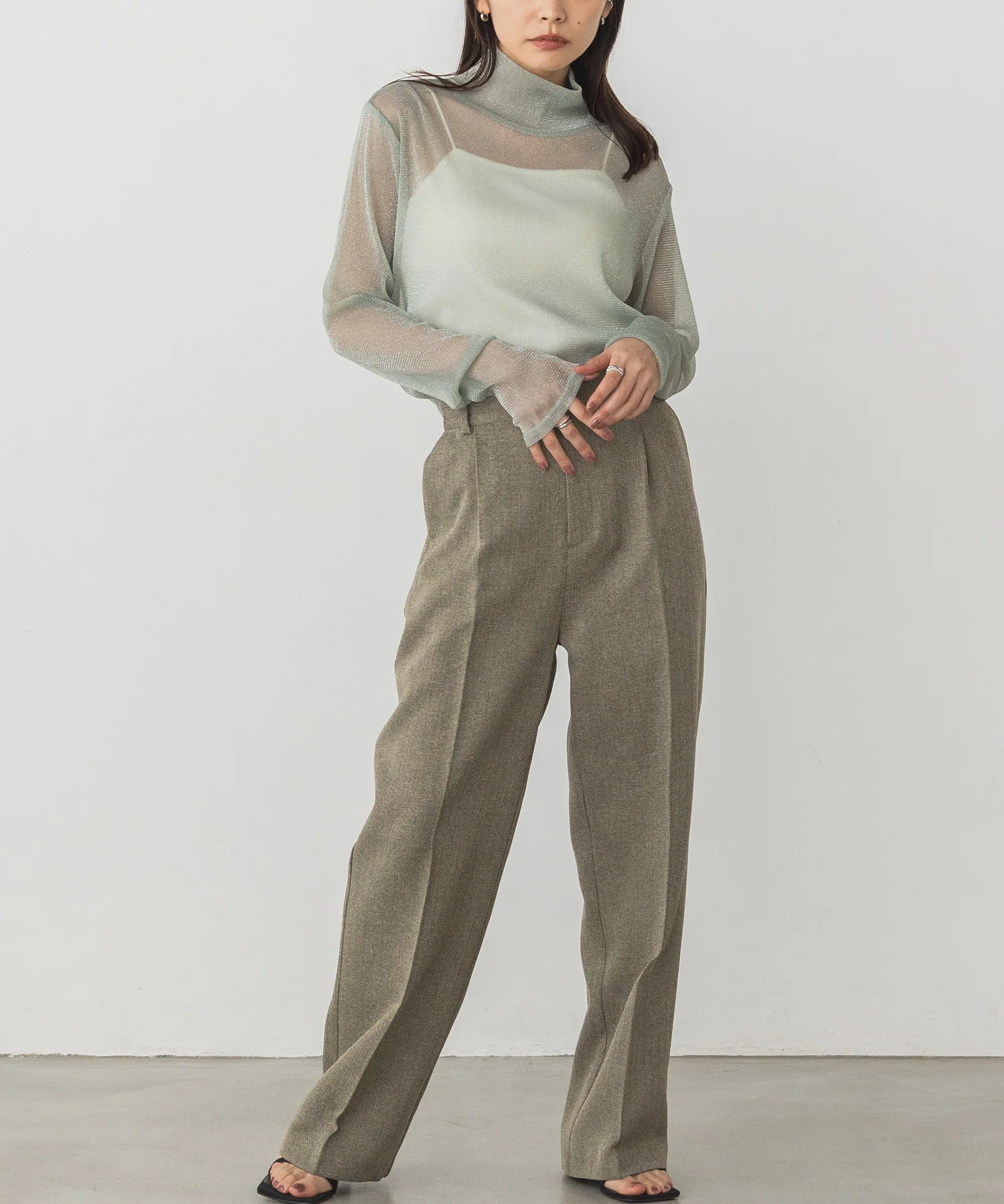 【新色追加】ラメシアー ハイネックトップス