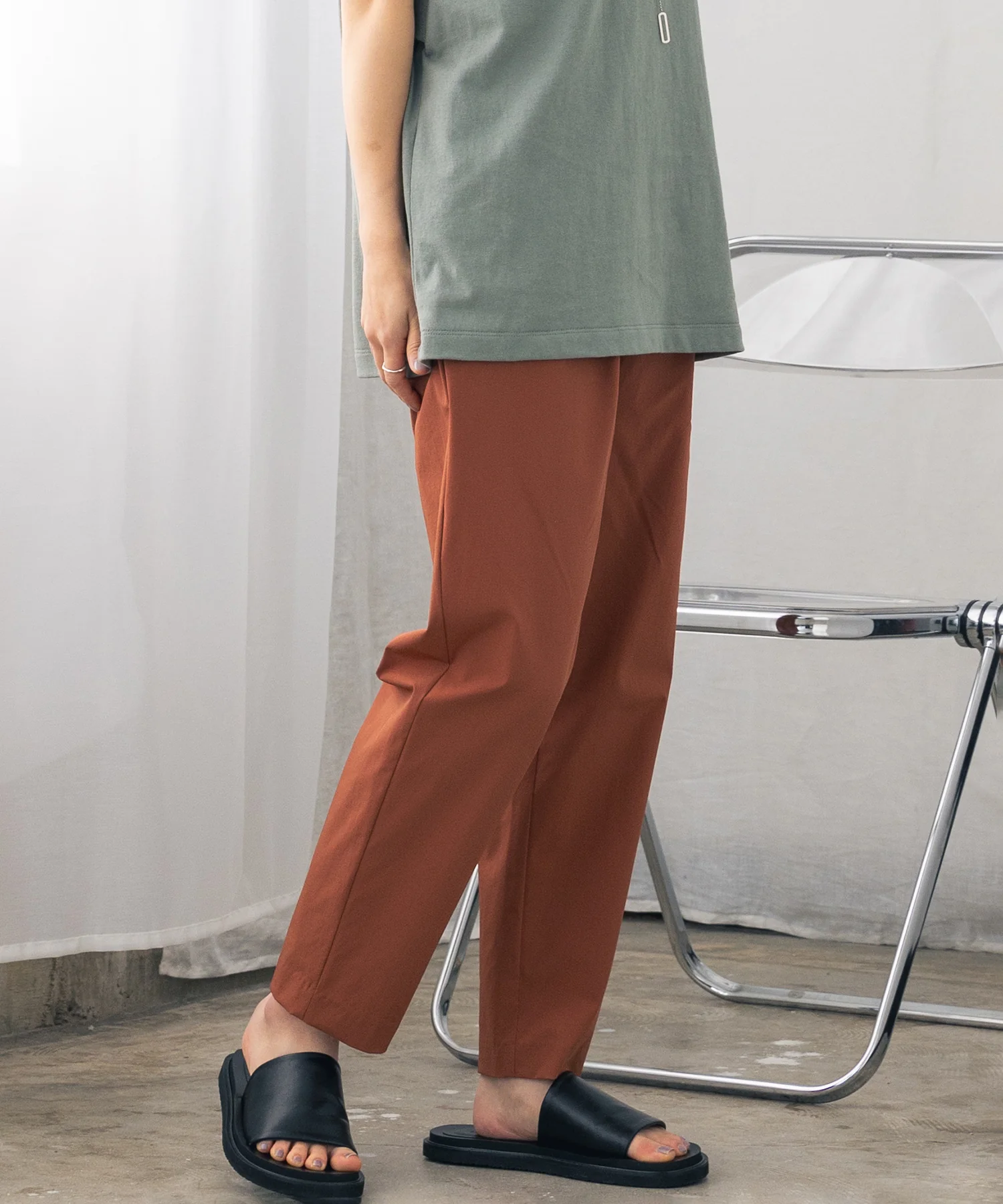 【新色追加】接触冷感テーパードパンツ