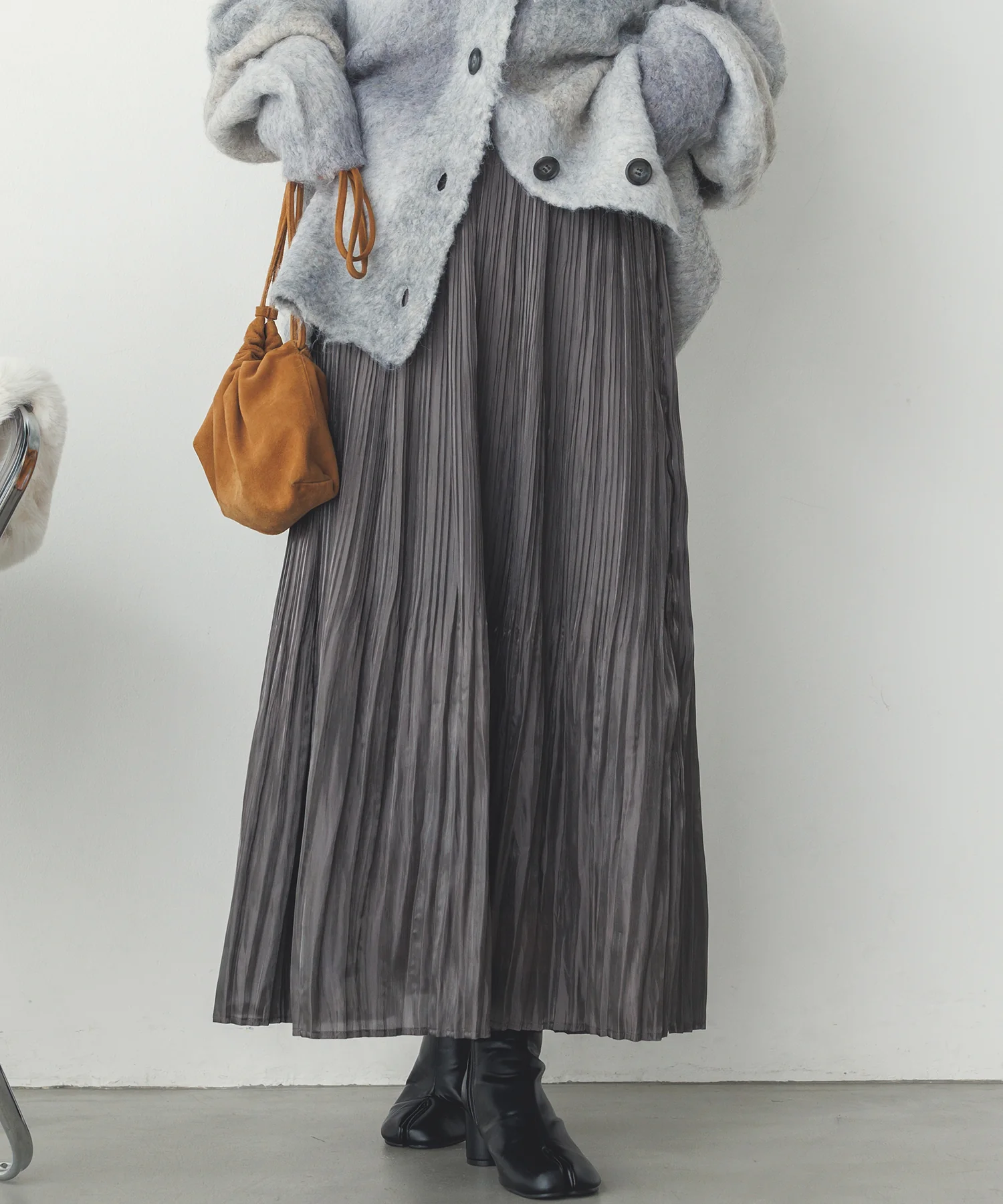 サテンランダムプリーツスカート