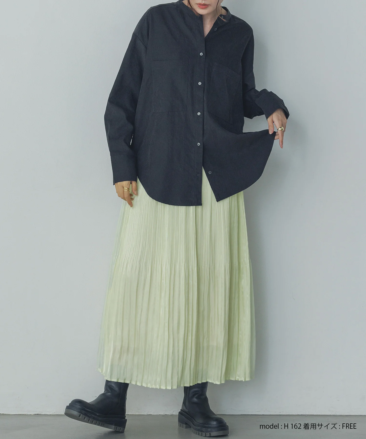 サテンランダムプリーツスカート