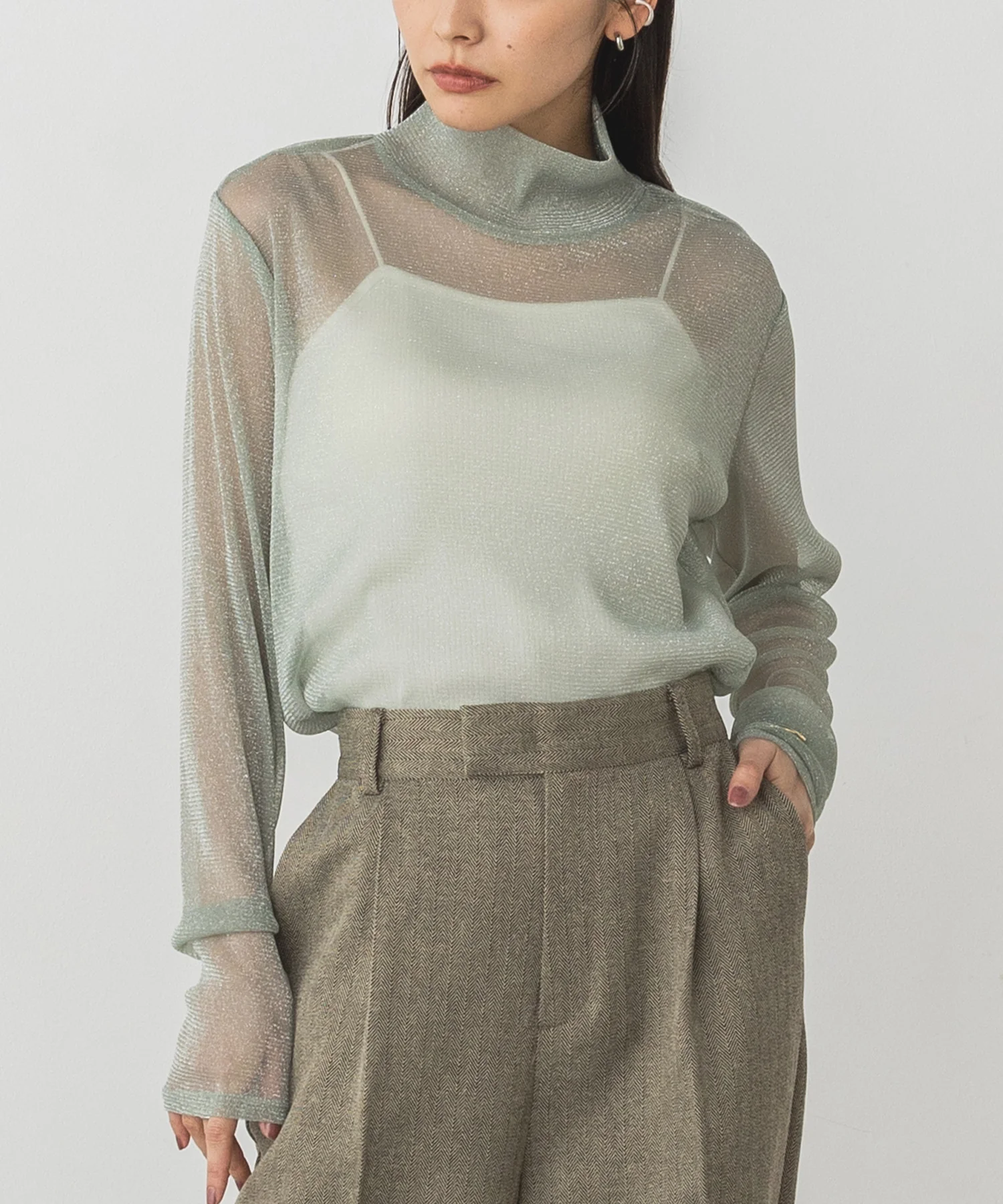 【新色追加】ラメシアー ハイネックトップス