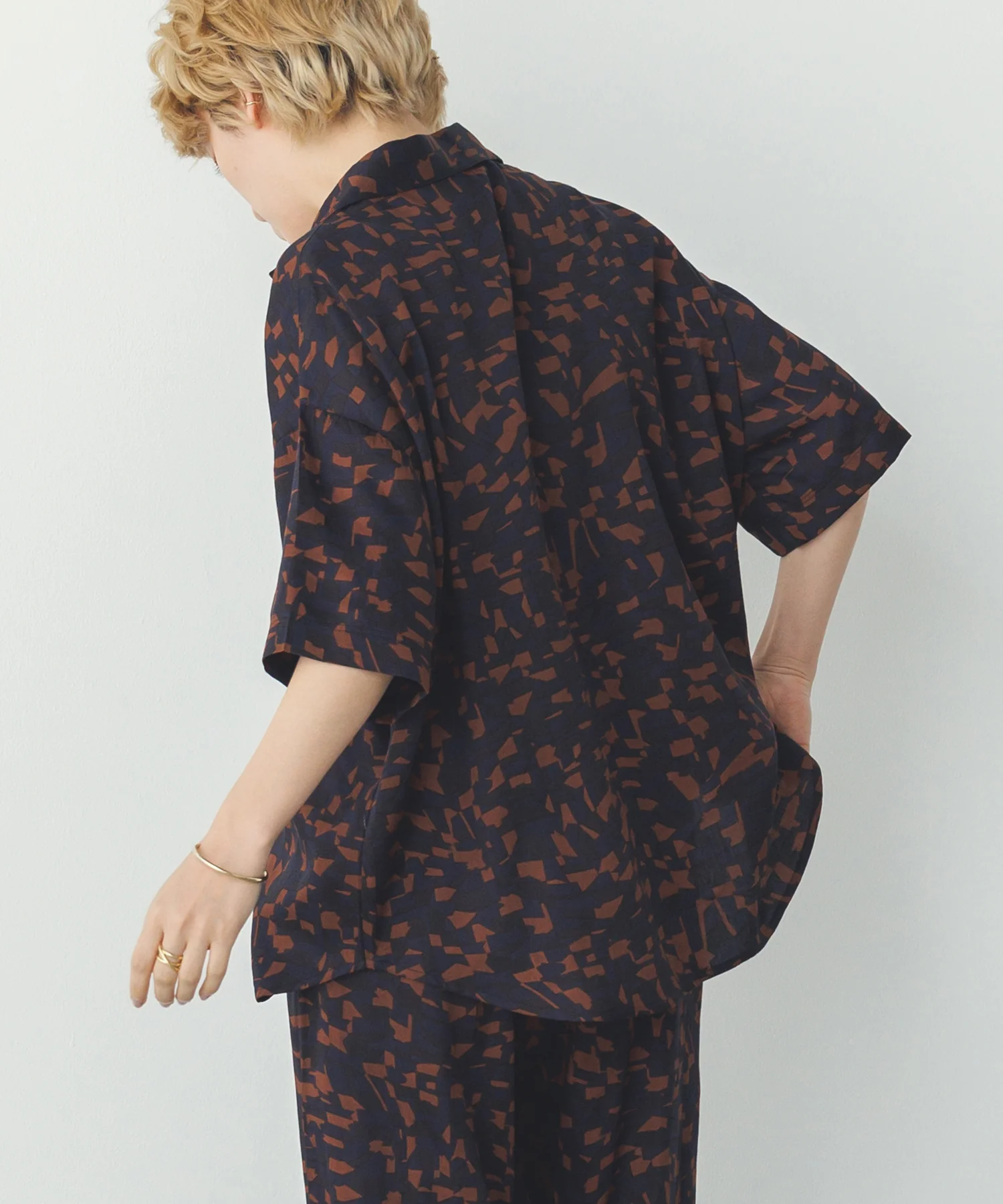 ジオメトリックプリント 半袖シャツ