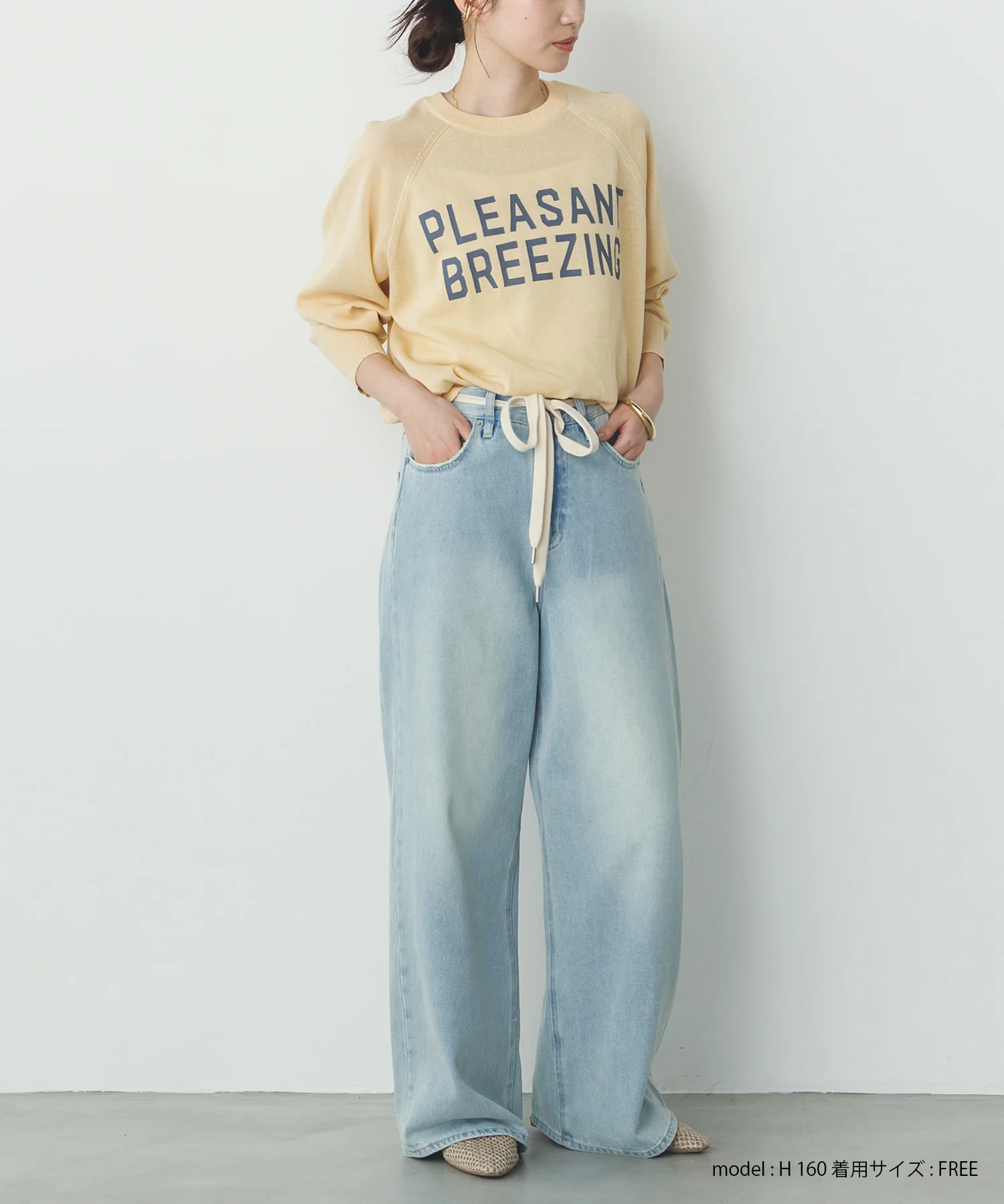 ペーパーライクシアー ロゴプリントニット