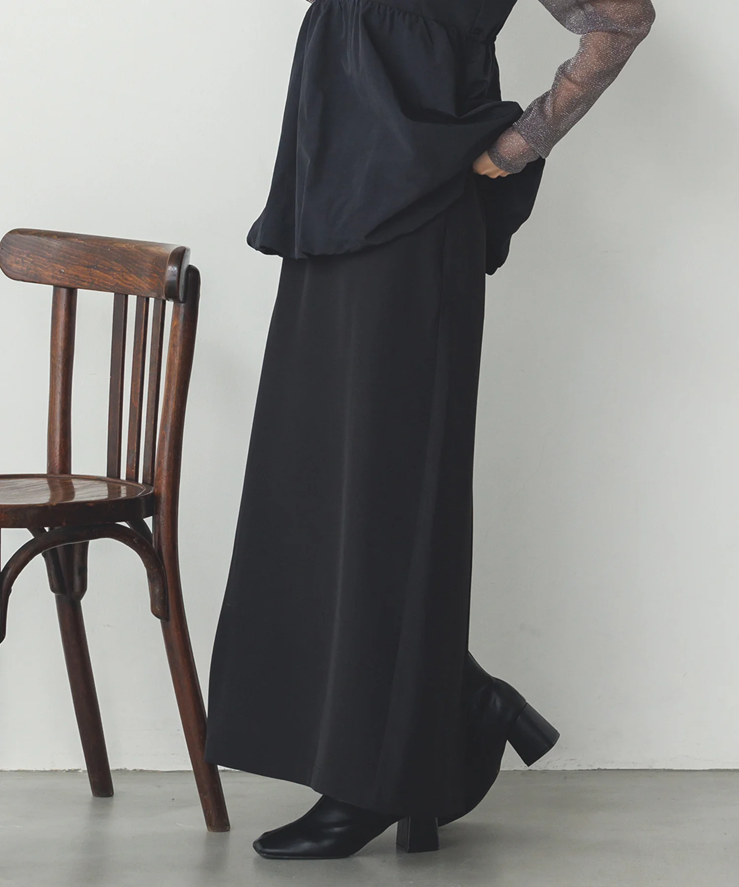 ストレッチポリツイル ナロースカート