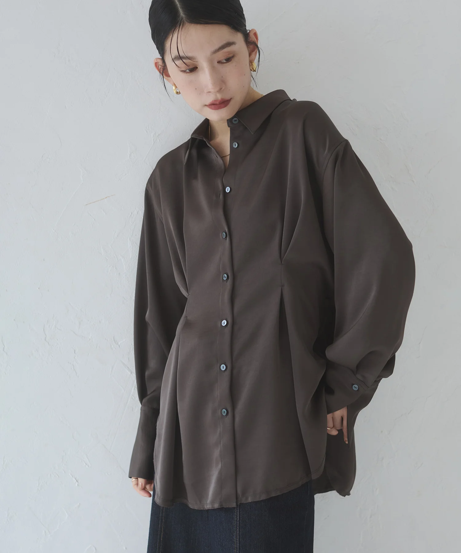 マットサテン タックシャツ