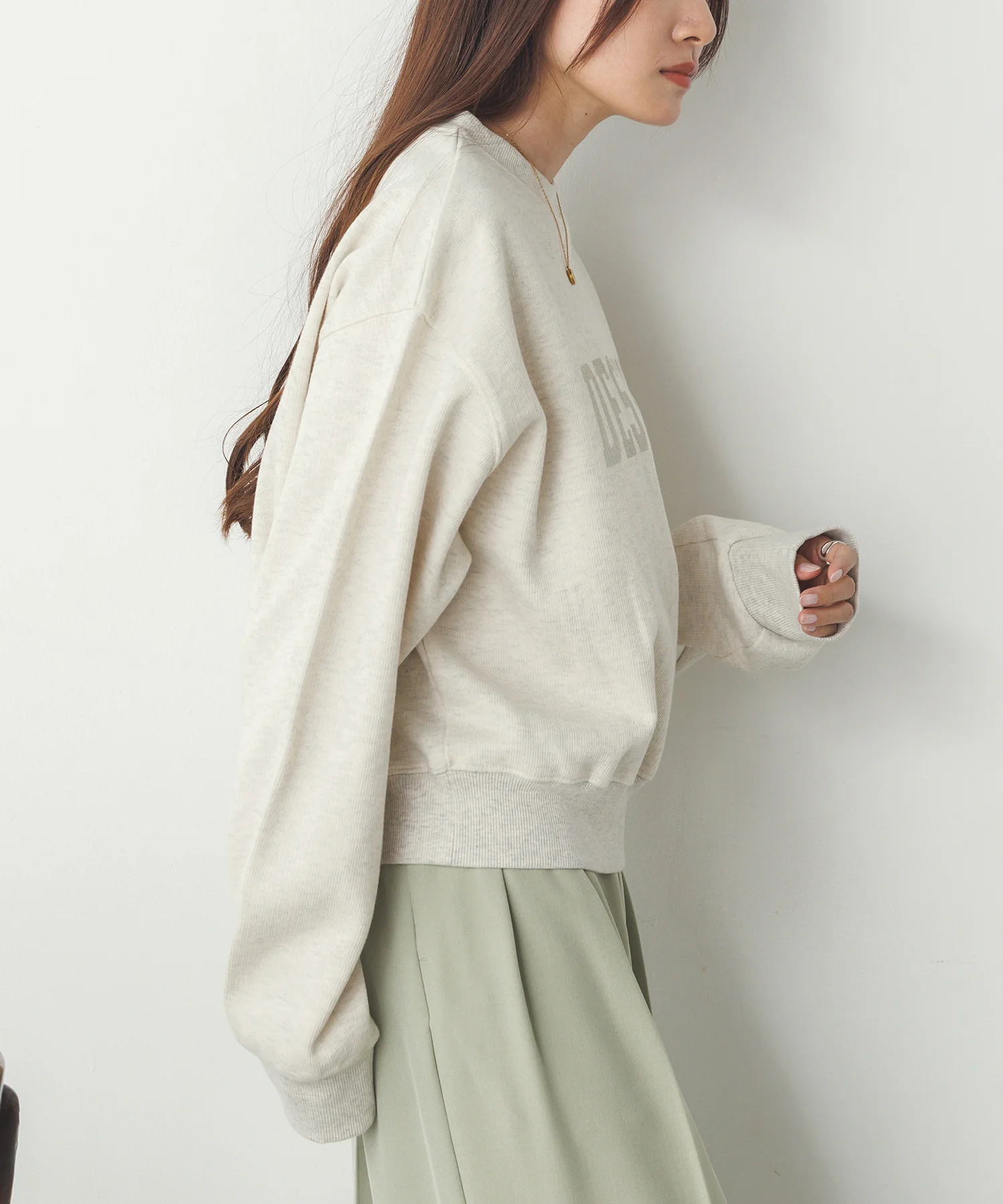 スリーブタック ロゴプリントスウェット